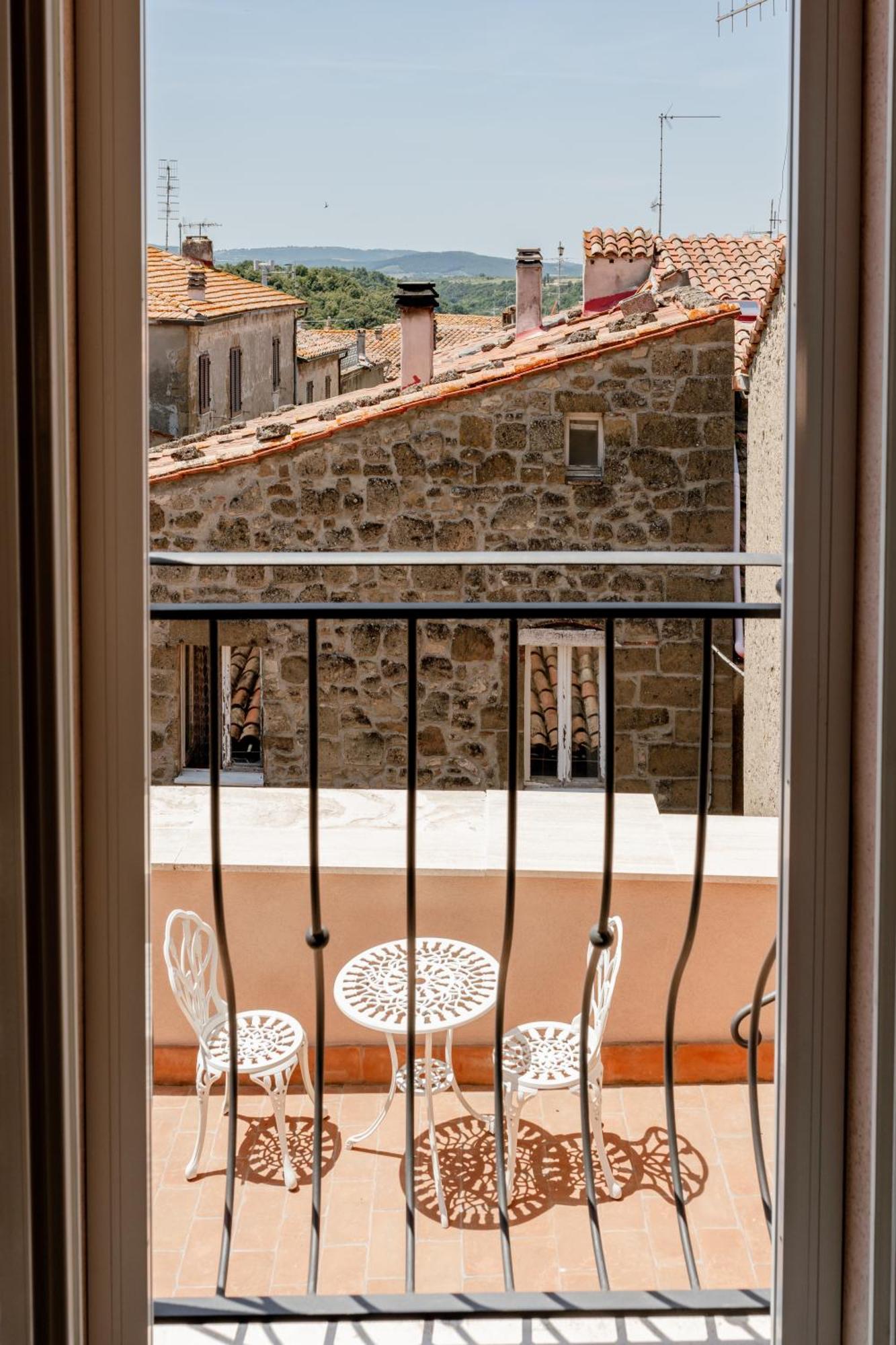 Neoclassico By Tiziana Monaldi Hotel Pitigliano Exterior photo